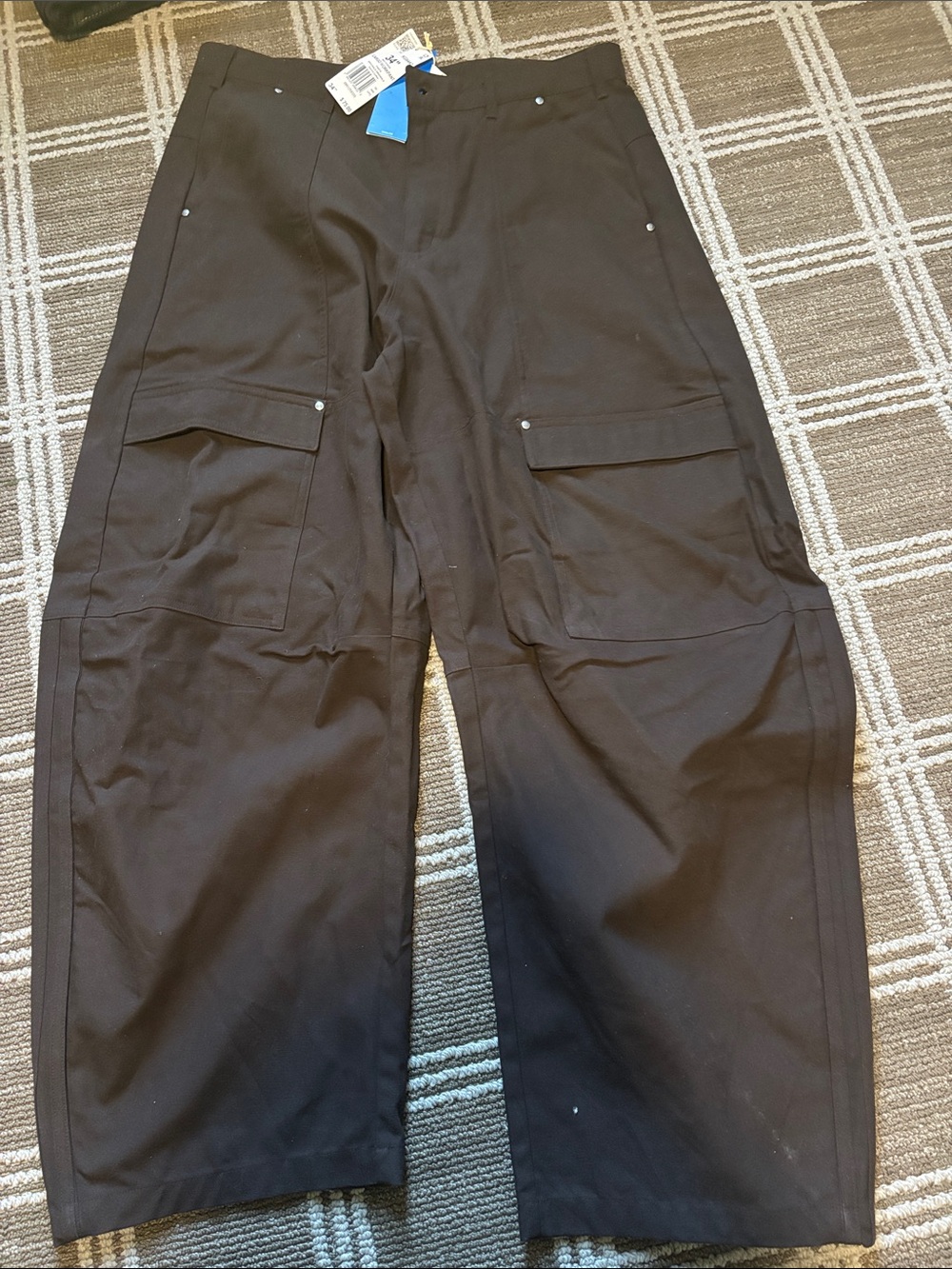 Men's Adidas Originals Brown Cargo Work Pants - NWT - size 34”